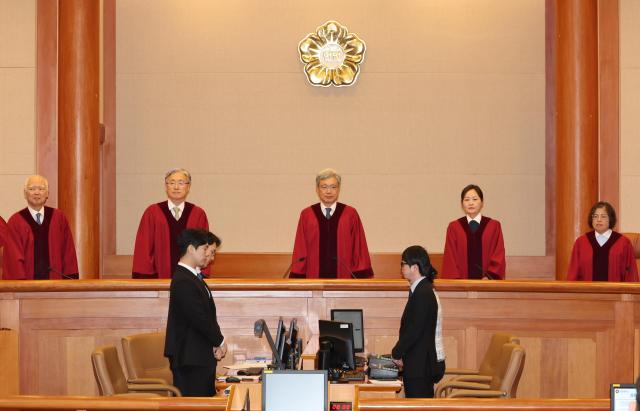 헌법재판소, 비례대표 의석 3% 저지조항 위헌 판단