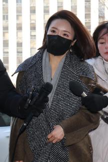 김병기 측근 이지희 2차 소환…차남 편입·공천헌금 의혹 수사