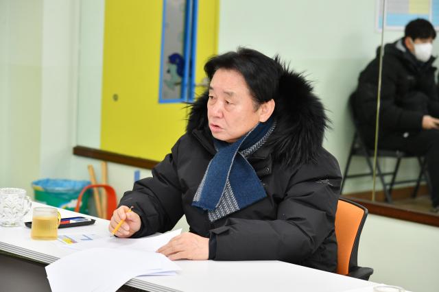 2026 화천산천어축제 일일 업무보고회의가 30일 오전 화천 청소년 수련관에서 최문순 군수를 비롯한 실과소장들이 참석한 가운데 열렸다사진화천군