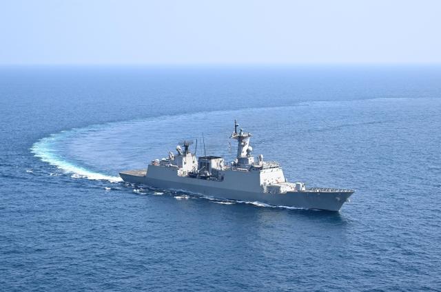 해상기동 중인 대한민국해군 강감찬함DDH-II 사진연합뉴스