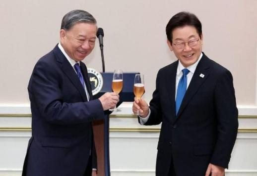 李대통령, 연임 베트남 서기장과 통화…故 이해찬 예우에 감사