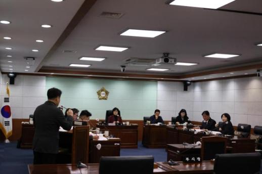 동해시의회, 2026년도 주요업무 계획 청취… 의원들 실질적 집행과 생활밀착형 대책 주문 外