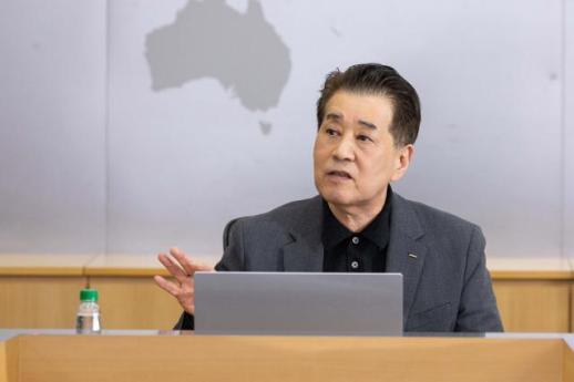 2년의 인내, 2026년 반격... 포스코, 실적 턴어라운드 시동 건다 [포스코의 대전환 철(鐵)에서 미래(Future)로 ①]