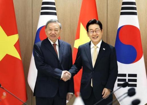 [종합] 머스크 제국 서막 연다...기업가치 1800조 스페이스X·xAI 인수합병 공식화