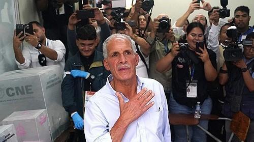 이재명, 신임 대통령 취임 온두라스 특사로 부승찬·이훈기 파견 