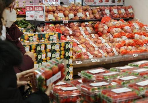 [위클리 경제 스포] 고환율 속 연초 물가 오르나...경상수지 사상 최대 흑자 전망