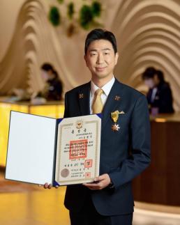 조영우 인스파이어 치프 컨시어지, 국민훈장 목련장 수훈