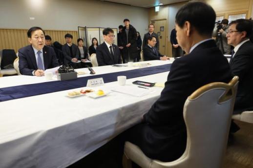  용산·태릉·과천 공급카드 꺼냈지만…현장선 文정부 재탕 싸늘