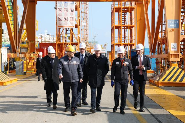 Hanwha Ocean hosts Canadian officials as submarine bid advances