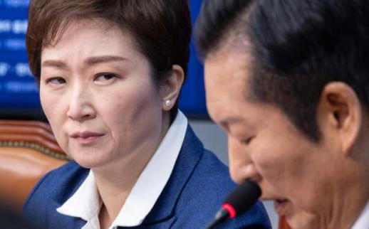 민주, 1인 1표제 중앙위 투표 시작…정청래 리더십 분수령