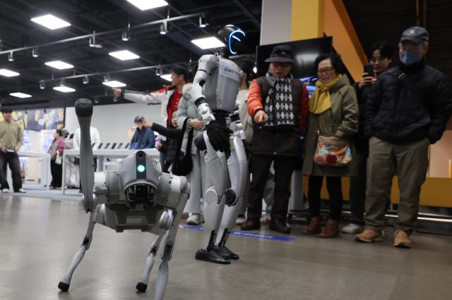 Visitors view robots at Koreas first retail robot store at E-mart in Yeongdeungpo Seoul Feb 2 2026 AJP Han Jun-gu