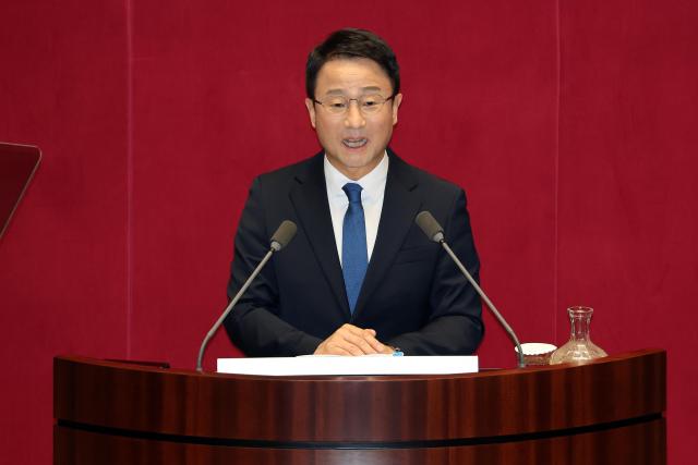 더불어민주당 한병도 원내대표가 3일 국회에서 열린 제432회 국회임시회 제2차 본회의에서 국정에 관한 교섭단체 대표 연설을 하고 있다사진연합뉴스