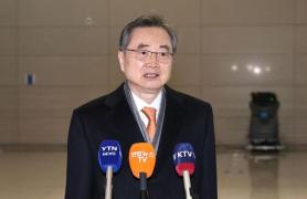 FM heads to Washington for talks after Trumps tariff threat