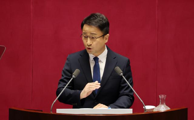 한병도 더불어민주당 원내대표가 3일 국회에서 열린 제432회 국회임시회 제2차 본회의에서 국정에 관한 교섭단체 대표연설을 하고 있다 사진연합뉴스