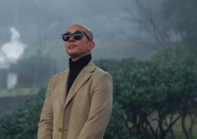 Koo Jun-yup Wore Coat Gifted by Late Wife Barbie Hsu 27 Years Ago, Singer Says