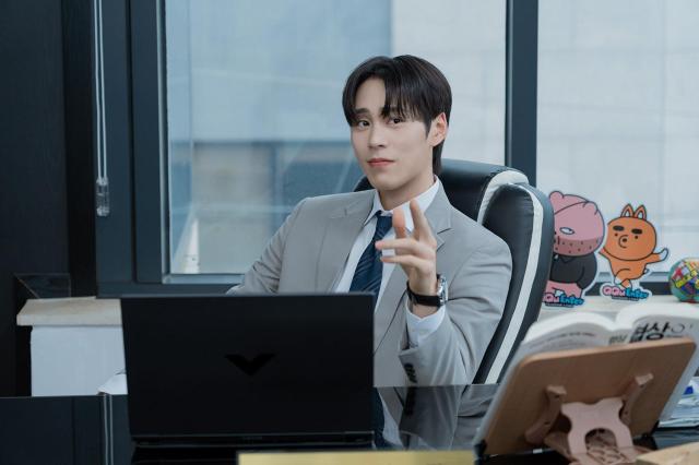 대표님은 외롭다 사진킷츠