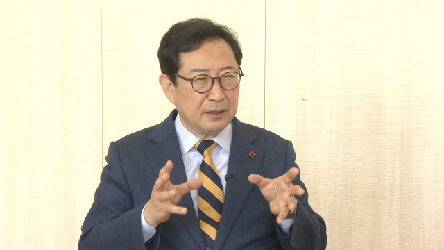 김 전 의원은 3일 남양주 조안면 정약용펀그라운드에서 진행된 아주경제와의 인터뷰에 응하고 있다 사진송경택 ABC 기자