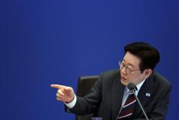 李, 케데헌 골든글로브 2관왕 축하…우리 문화 더 큰 사랑 받기를