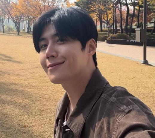 [아주돋보기] 김선호 이사통 글로벌 흥행에도…탈세·1인 기획사 미등록 의혹 여파로 광고계 손절 시작?