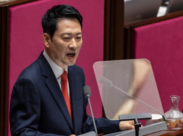 장동혁 국민의힘 대표가 4일 국회에서 열린 2월 임시국회 본회의에서 교섭단체 대표연설을 하고 있다 사진연합뉴스