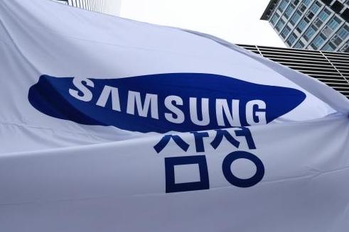 삼성전자 장중 시총 1000조원 돌파…국내 증시 사상 첫 기록