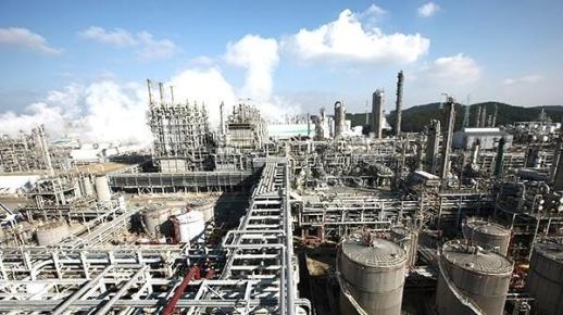 Lotte Chemical posts 2025 operating loss of 943.6 billion won as deficit widens