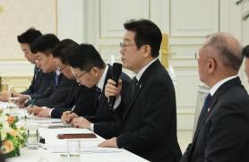 Korean conglomerates vow nearly $200 bn over 5 years for regional growth