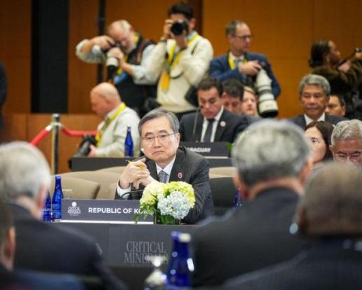 FM meets US energy chief to discuss nuclear cooperation