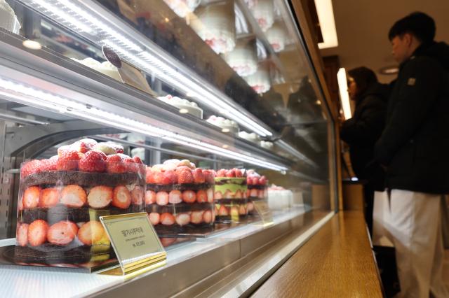 Strawberry Siru cakes are displayed for sale at Sungsimdang Lotte Department Store location in Daejeon Feb 3 2026 AJP Han Jun-gu