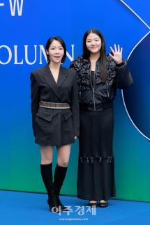 [포토] ​​​​​​​이윤진 통역사·이소을 양, 2026 F/W 서울패션위크 참석
