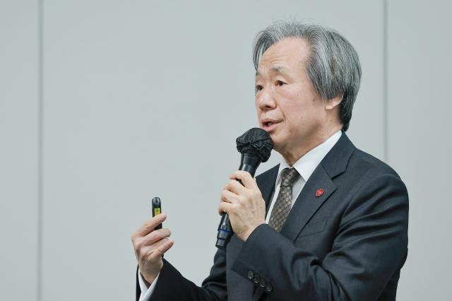 정기석 국민건강보험공단 이사장이 5일 서울 여의도 건보공단 영등포북부지사에서 정례 브리핑을 하고 있다 202625 사진연합뉴스
 