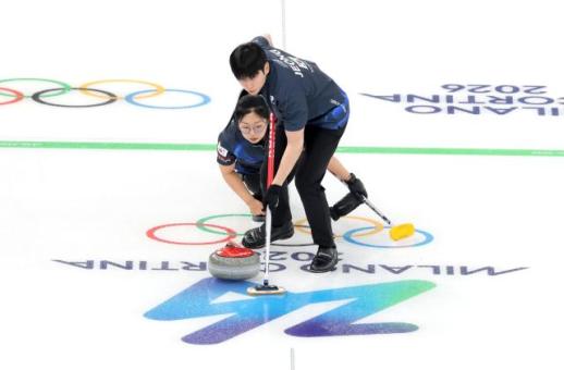 [2026 밀라노] 3연패 늪에 빠진 컬링 믹스더블...스위스에 5대 8 패배