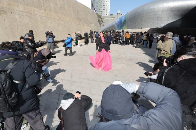 A model poses at DDP in Jung-gu Seoul Feb 6 2026 AJP Han Jun-gu
