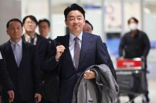 강훈식 캐나다 국방조달 장관과 잠수함 사업 조언 나눠