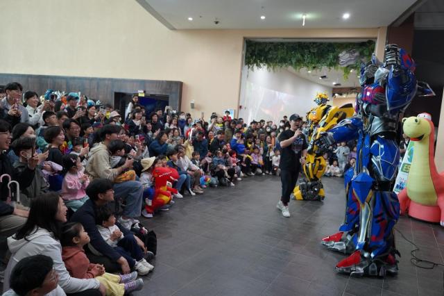 해남공룡박물관이 설 연휴기간 관람객 입장료를 전액 해남사랑상품권으로 되돌려준다사진해남군