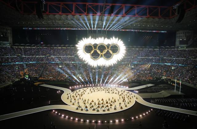 6일현지시간 이탈리아 밀라노 산시로 스타디움에서 2026 밀라노-코르티나담페초 동계올림픽 개회식이 열리고 있다 사진연합뉴스 