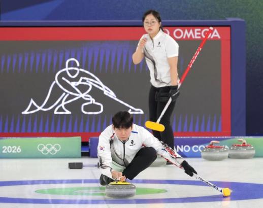 [2026 밀라노] 컬링 믹스더블, 체코에 패…라운드로빈 5연패