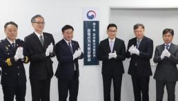 [아주 사설 | 기본·원칙·상식] 선거 앞 출판기념회, 관행이라 해도 절제가 필요하다