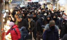 年前采购年货忙