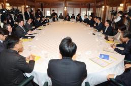 당정 유통산업법 개정 추진…대형마트 새벽배송 길 열리나