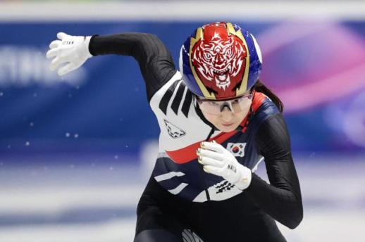 [2026 밀라노] 최다 메달 신기록 노리는 쇼트트랙 최민정, 혼성계주 1번 주자로 기선제압