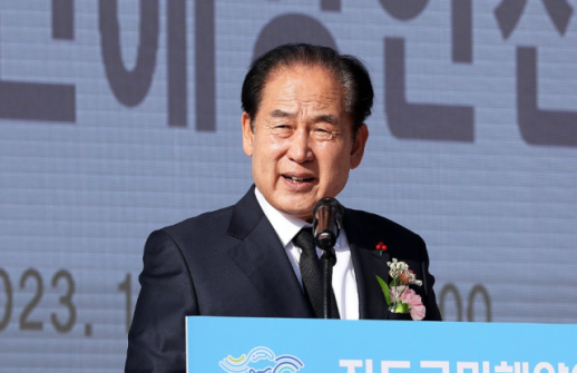 與, 베트남 처녀 수입하자 발언 진도군수 제명