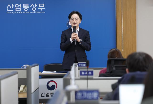 김정관 산업통상부 장관이 6일 정부세종청사에서 브리핑을 진행하고 있다 사진산업통상부