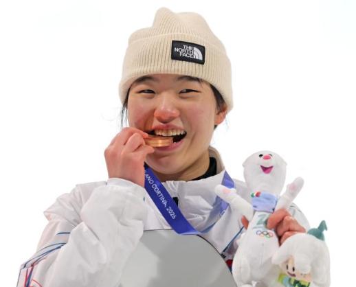 18-year-old wins S. Koreas first female snowboard Olympic bronze