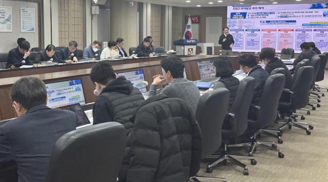 전라남도는 10년 이내 연구개발RD 역량을 전국 상위권으로 끌어올리기 위해 ‘지역혁신엔진 연구개발 추진체계 개선안’을 마련해 본격 추진한다사진전남도