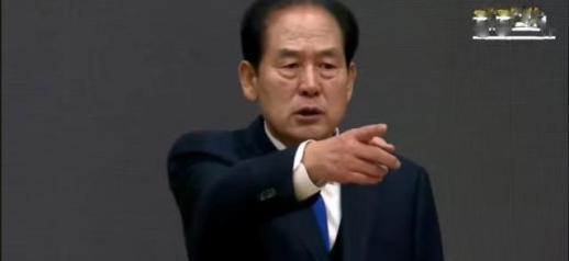 김희수 진도군수, 처녀 수입 발언 파문 속 민주당 제명