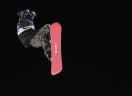 [아주사설 | 기본·원칙·상식]  한국 Z세대, 하늘을 날아 역사를 착지하다