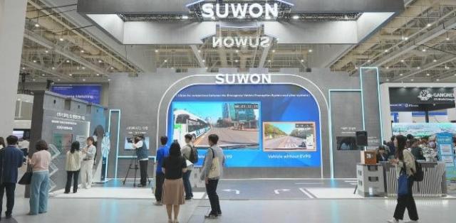 국내 박람회에 참가한 관내 중소기업 홍보부스사진수원시
