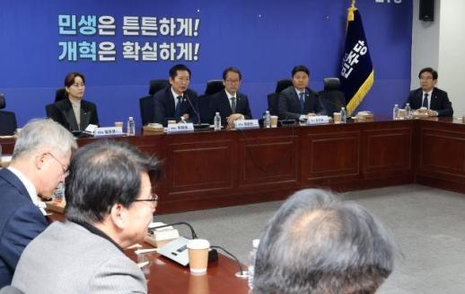 與 재선, 정청래 만나 갈등 증폭 안돼…합당 논의 중단해야