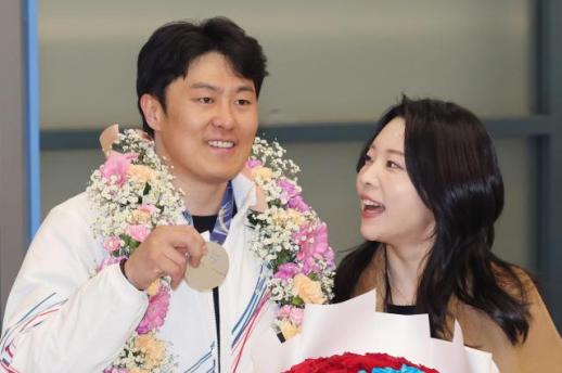 [포토] 스노보드 김상겸, 은메달 걸고 귀국
